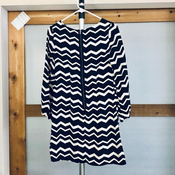 Xhilaration Chevron Print Faux Leather Shoulder Shift Dress in Black White /Sz S - Picture 4 of 4